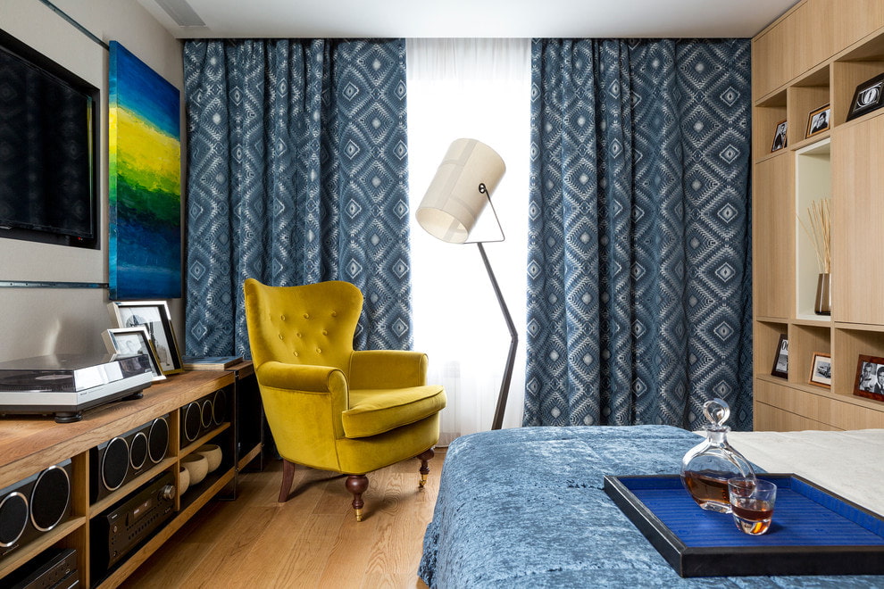 foto di decorazioni con tende blu