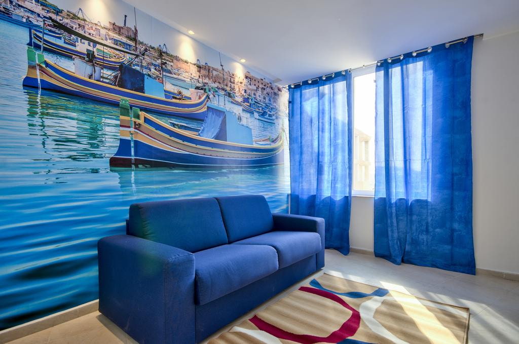 decorazioni con tende blu
