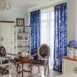 decorazioni fotografiche con tende blu