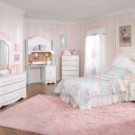 idee per tende per l'arredamento della cameretta delle ragazze