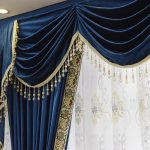 foto dell'interno delle tende blu