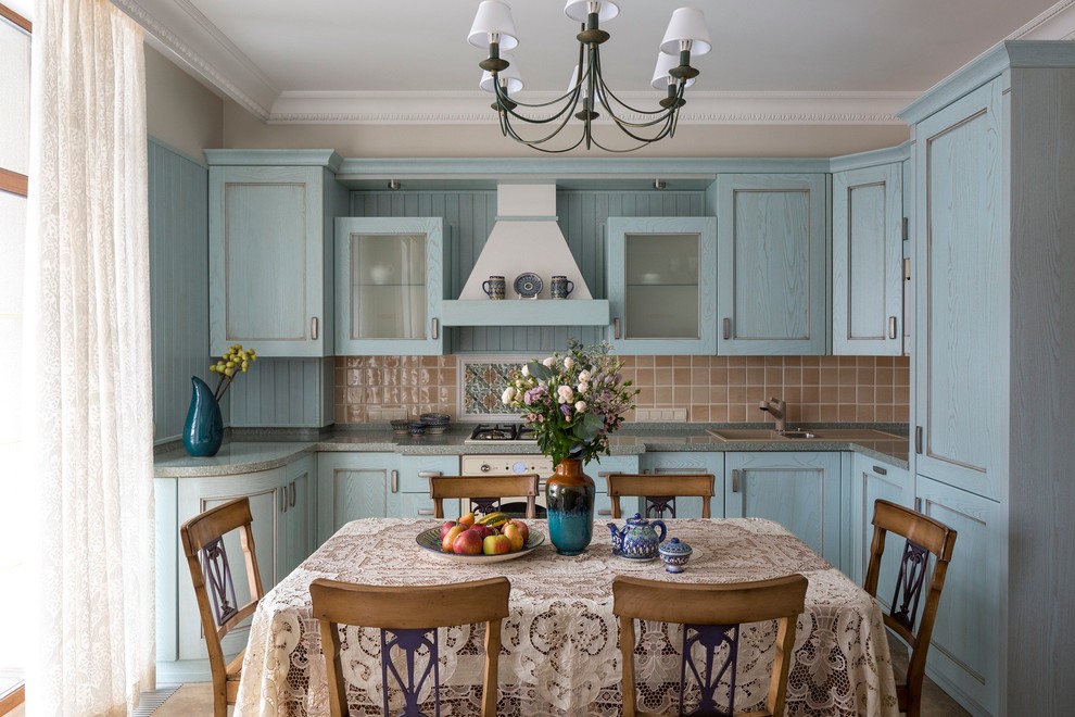 idee per l'arredamento del tavolo con tovaglia