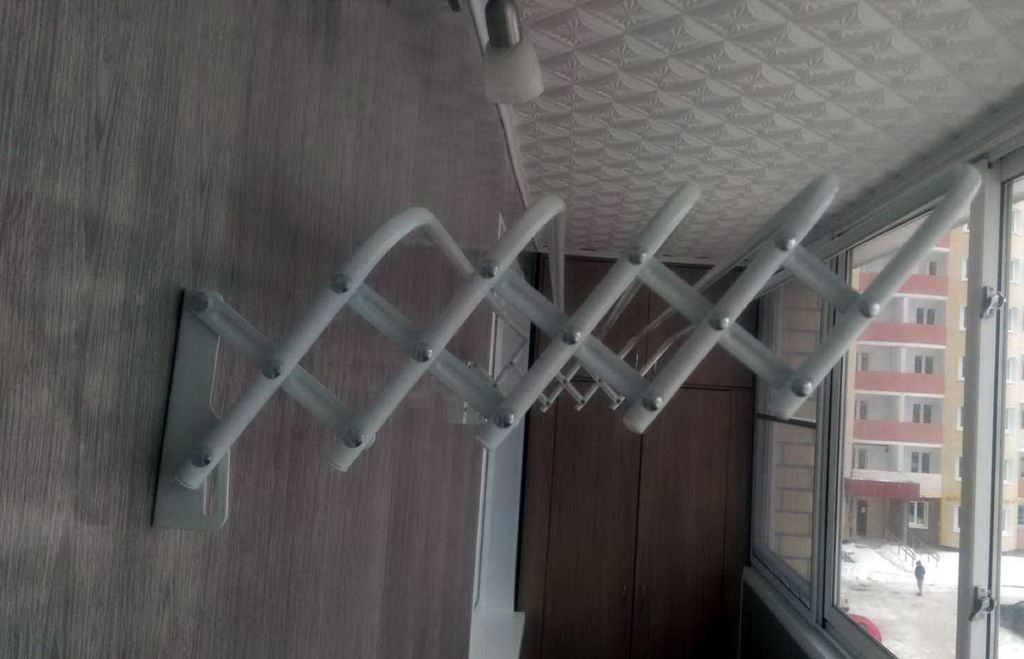sušilnik perila za balkon