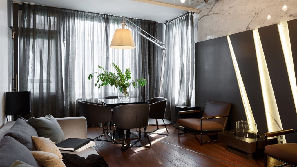 tulle scuro all'interno