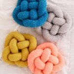 decorazione per cuscino a nodo
