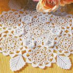 tovaglioli inamidati lavorati a maglia con foto decorative