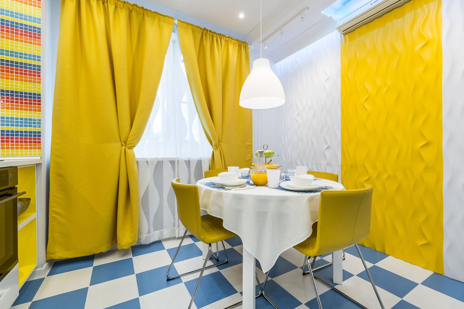 idee di design per tende gialle
