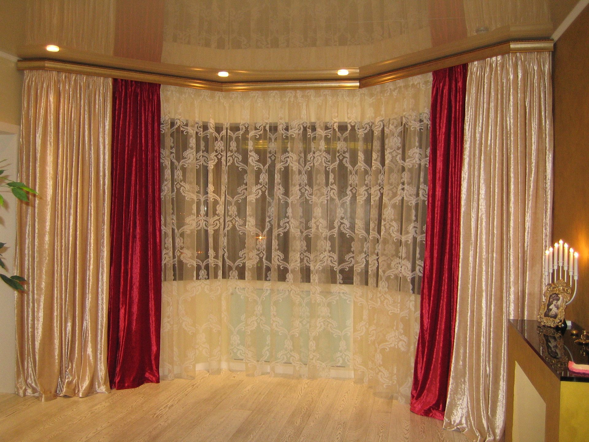 tende color oro e bordeaux