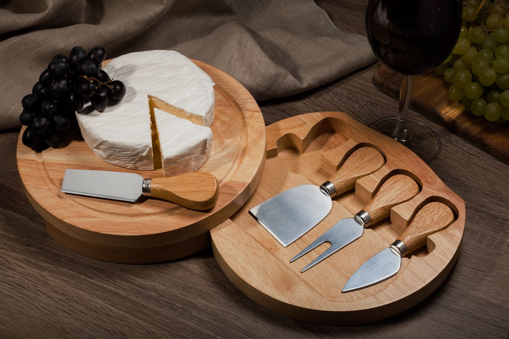 set di coltelli per formaggio