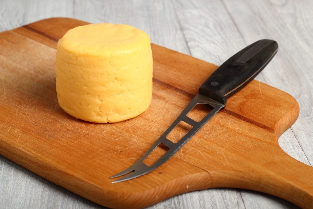 coltello per formaggio morbido