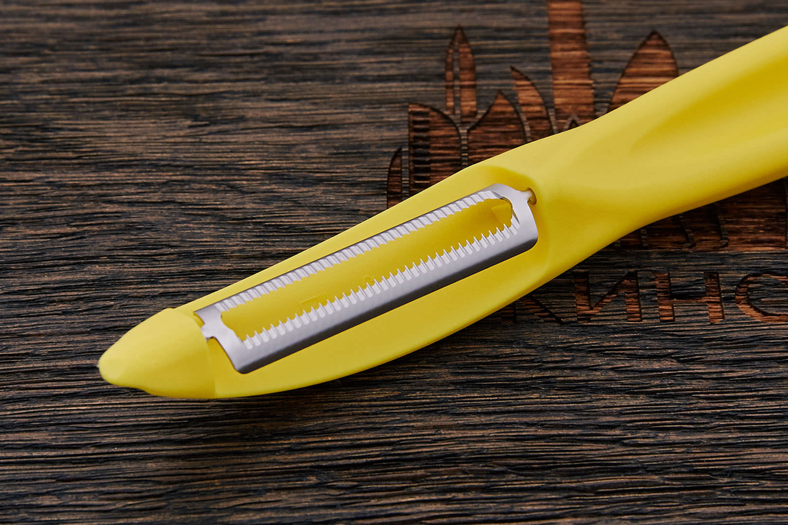 coltello con lama galleggiante