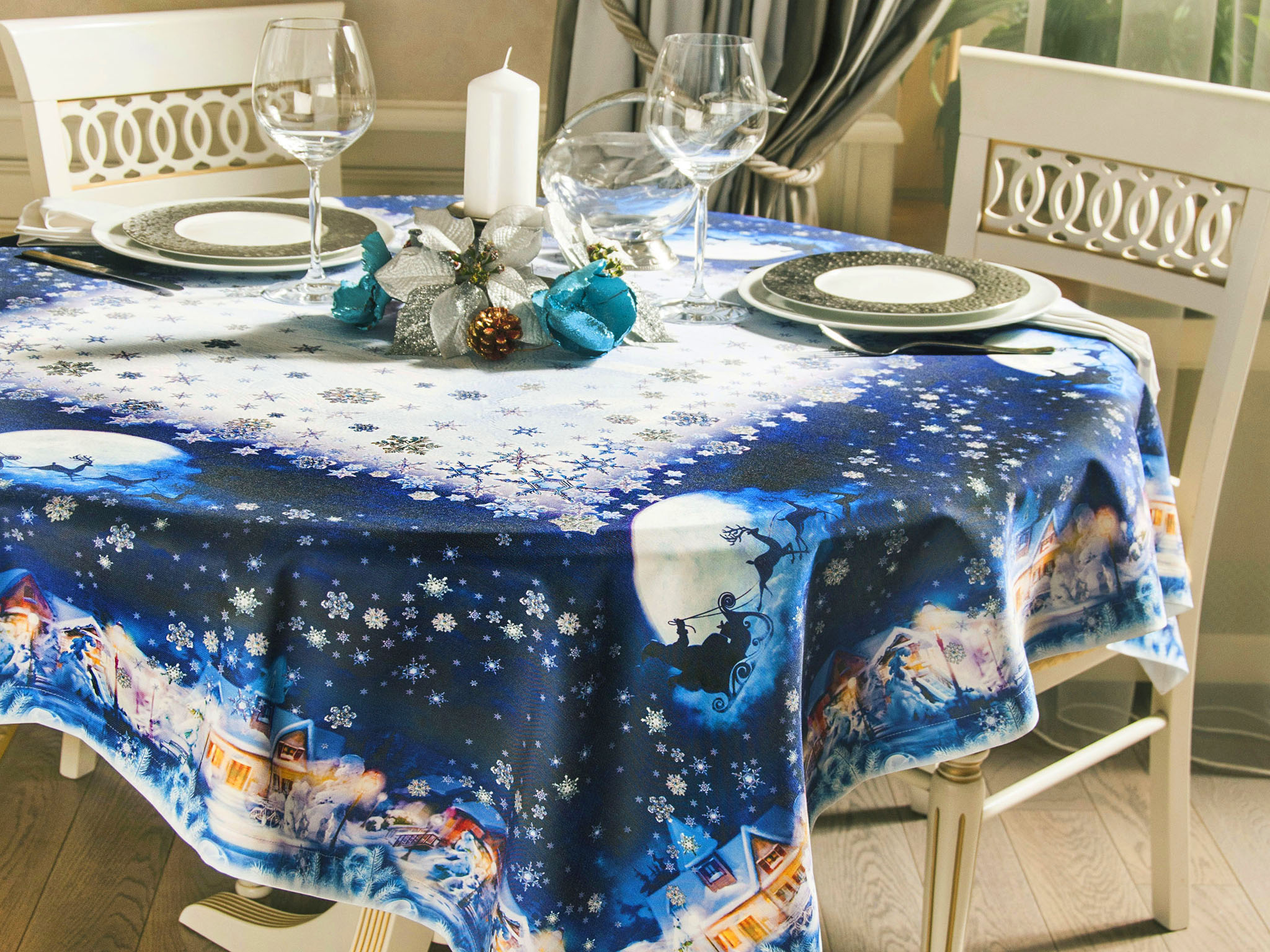 tovaglia e tavolo di capodanno blu