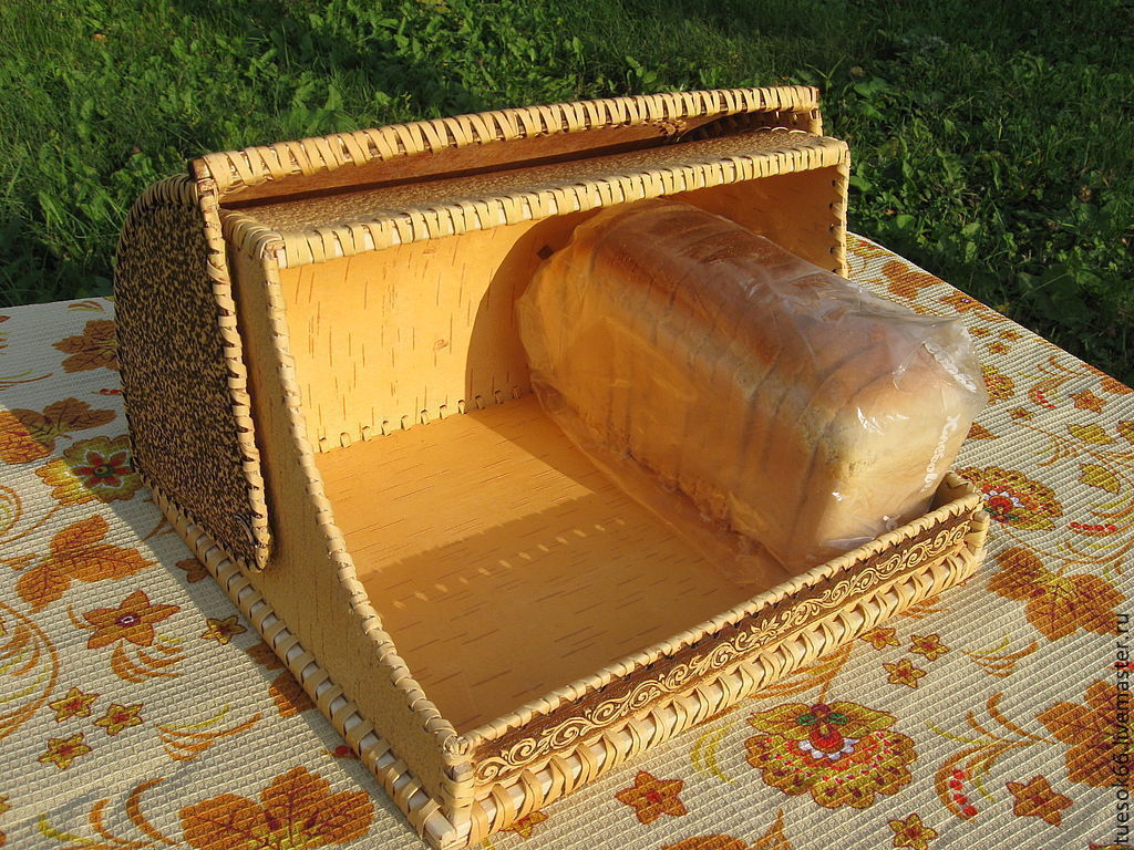 contenitore per il pane in corteccia di betulla con cigni