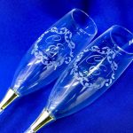 idee di design per occhiali con incisione