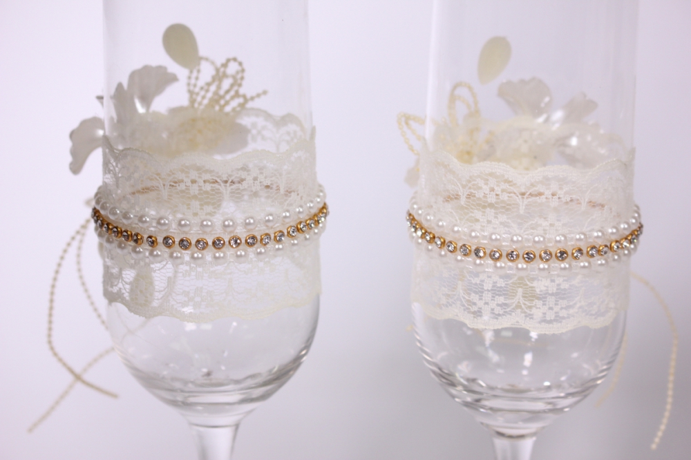 occhiali con pizzo e strass