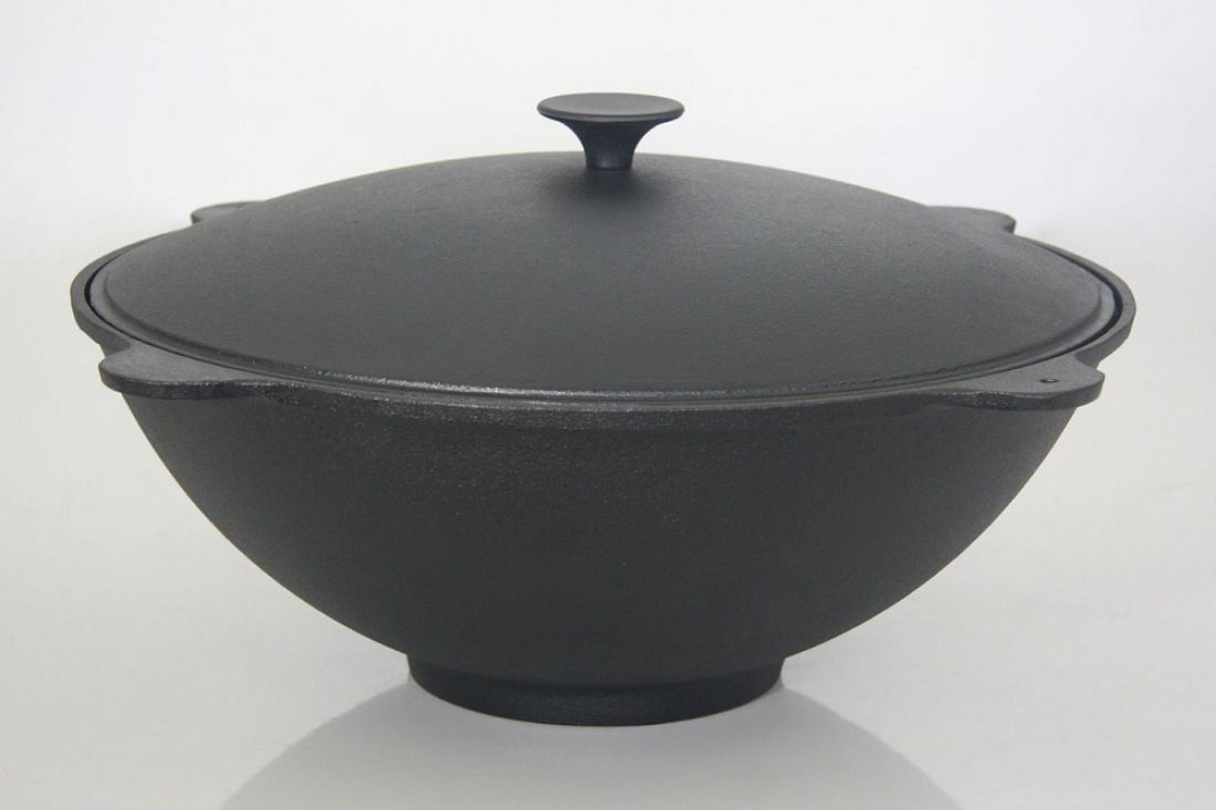 calderone in ghisa con coperchio
