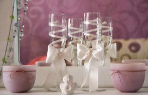 decorare i bicchieri con nastri