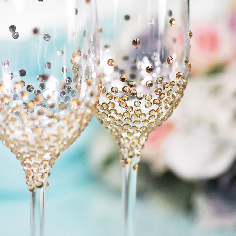 decorare i bicchieri con strass