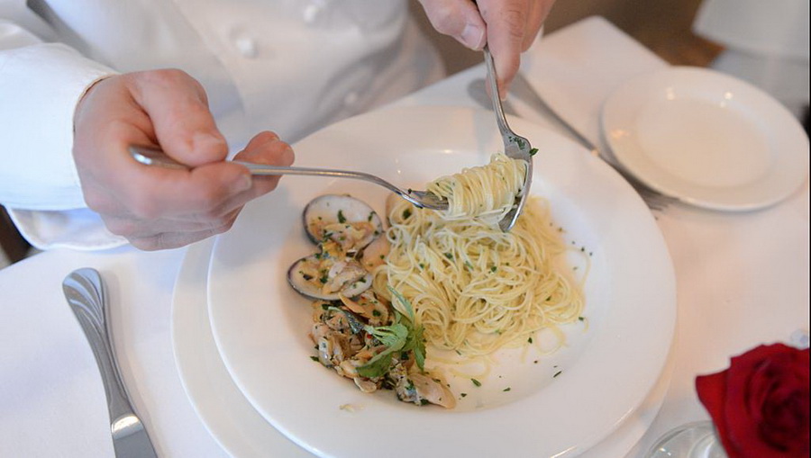 come mangiare gli spaghetti