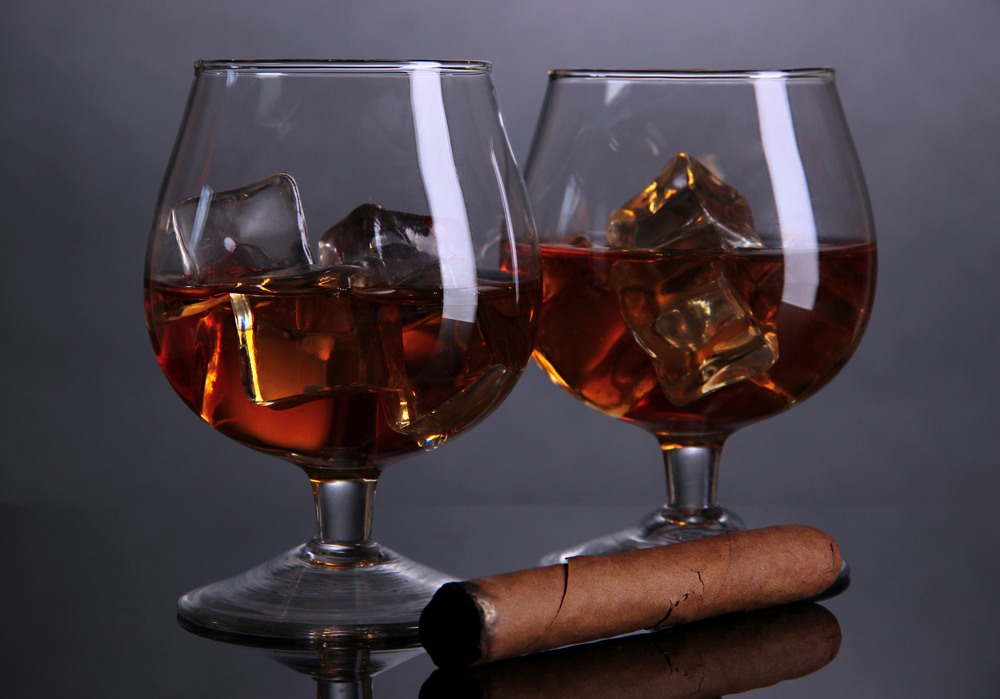 cognac con un sigaro