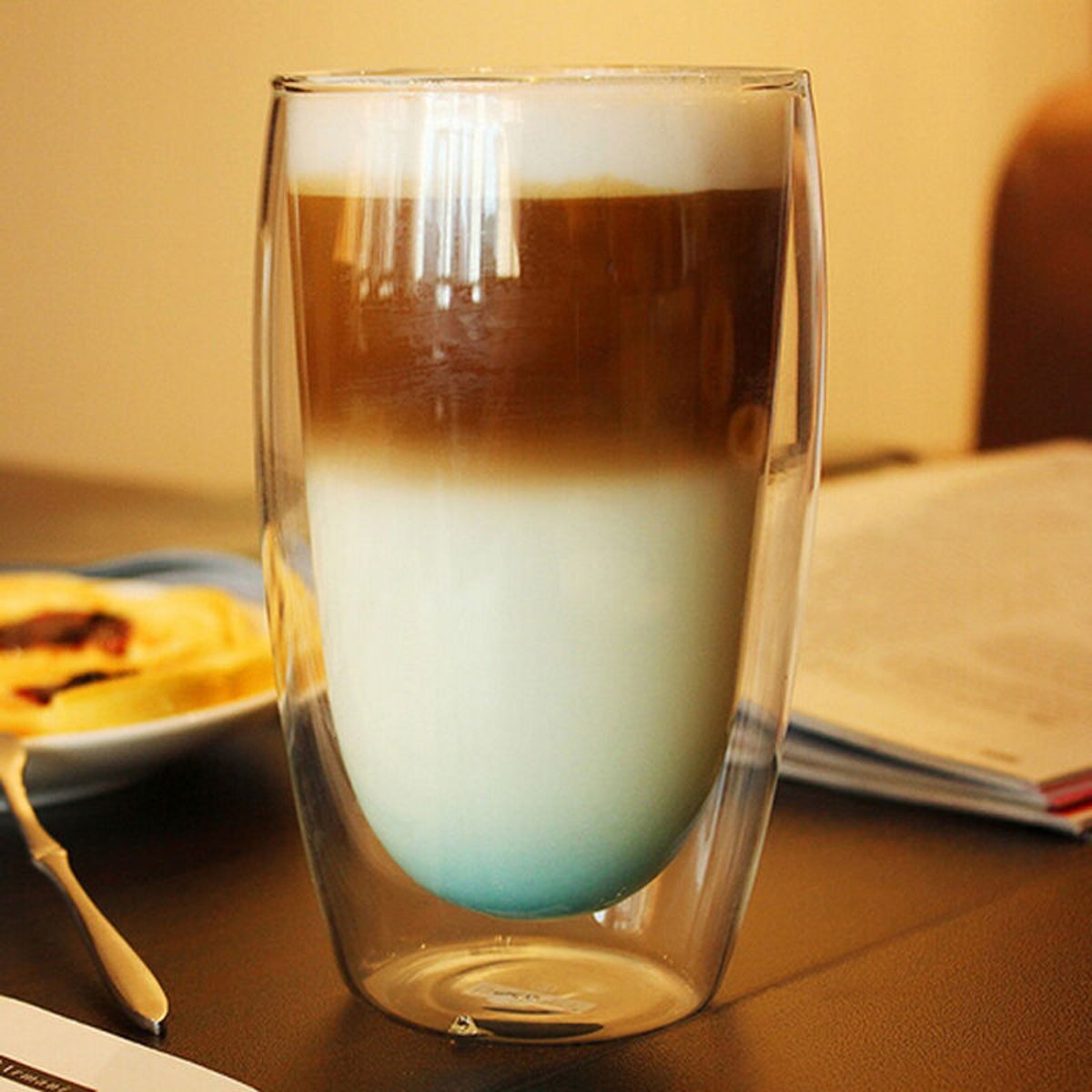 latte in un bicchiere