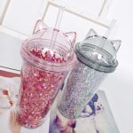 idee per tazze riutilizzabili con coperchio e cannuccia