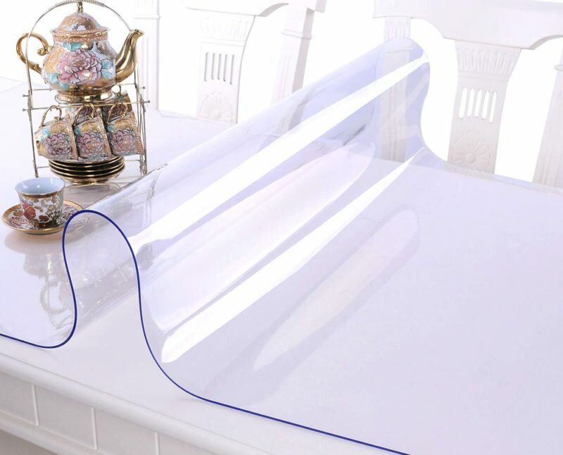 vetro morbido su superficie di plastica