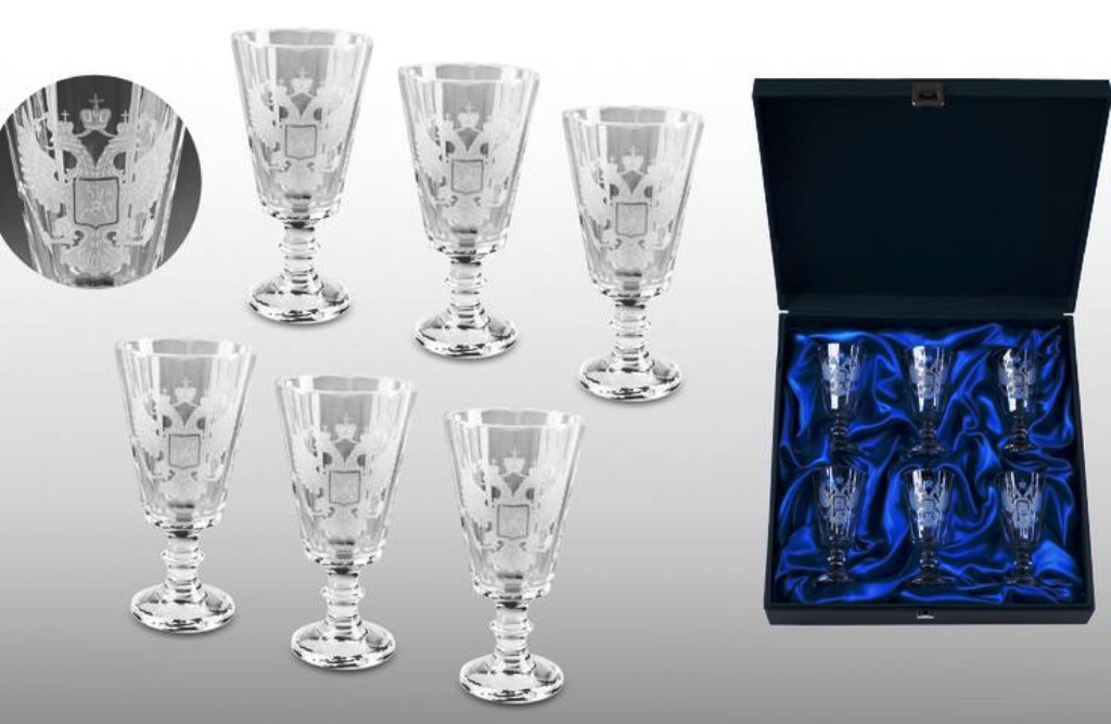set di bicchieri nobili