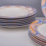 set di piatti piani per idee di cucina foto