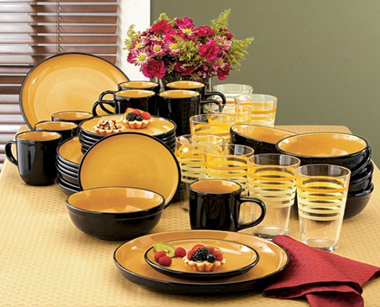 set di stoviglie