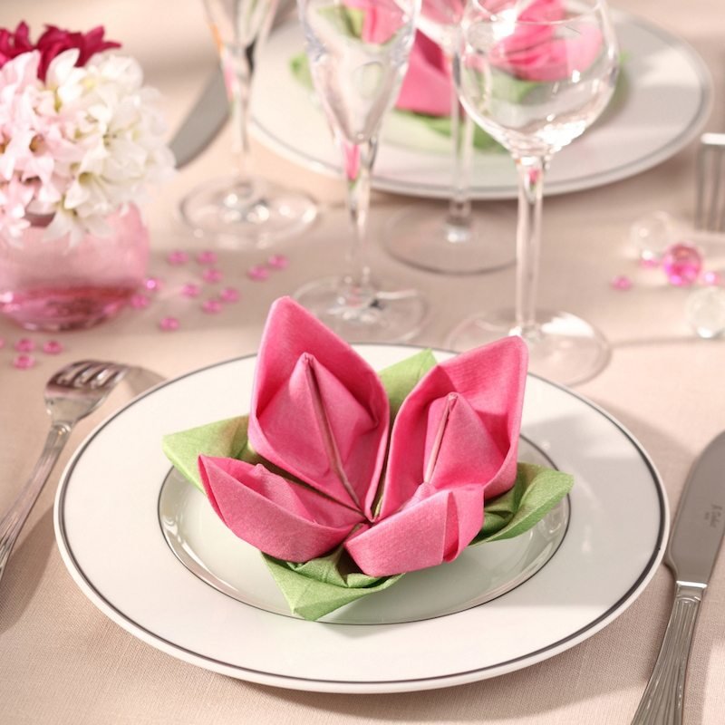 idee per tulipani con tovaglioli