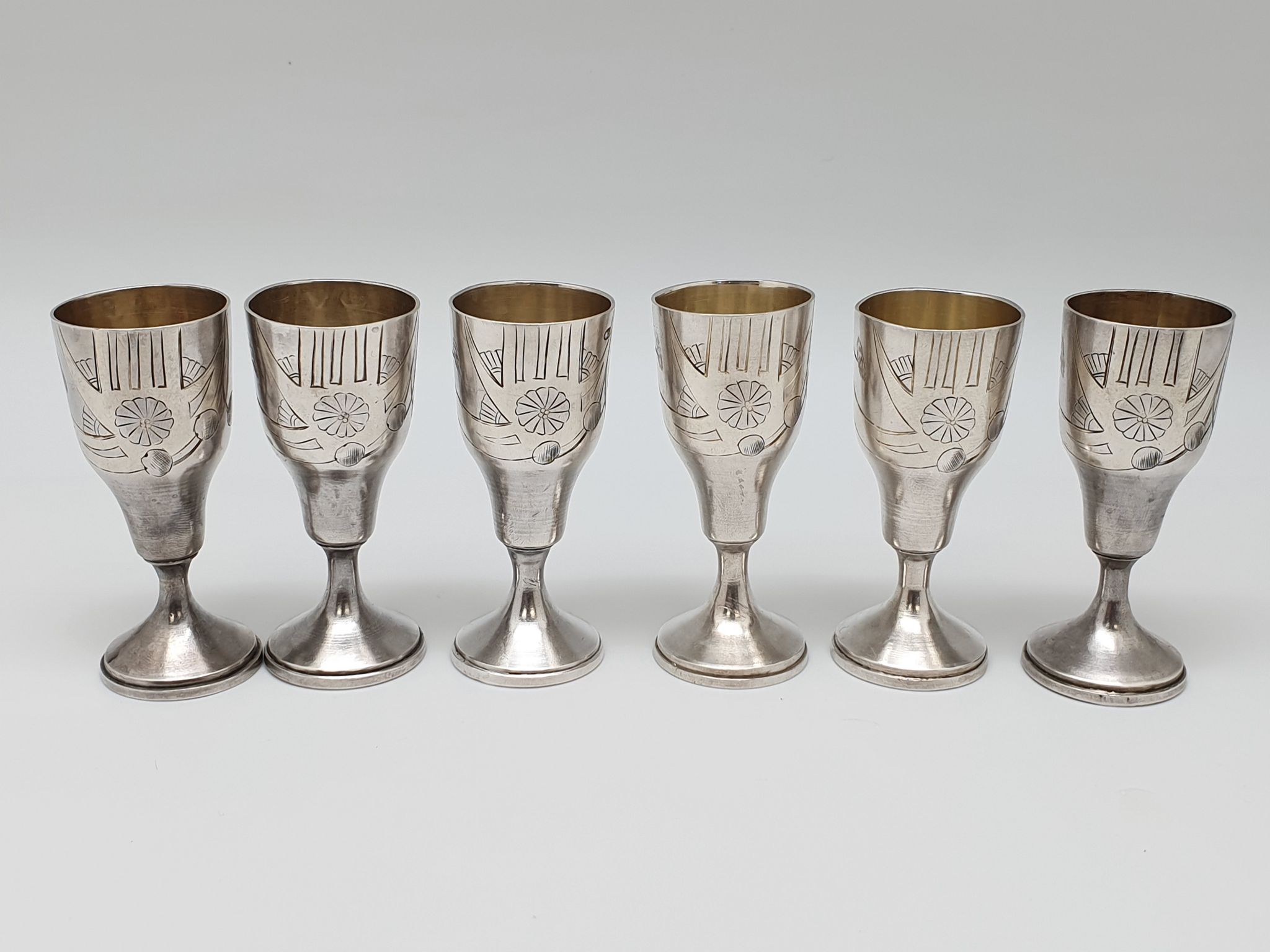 set di bicchieri