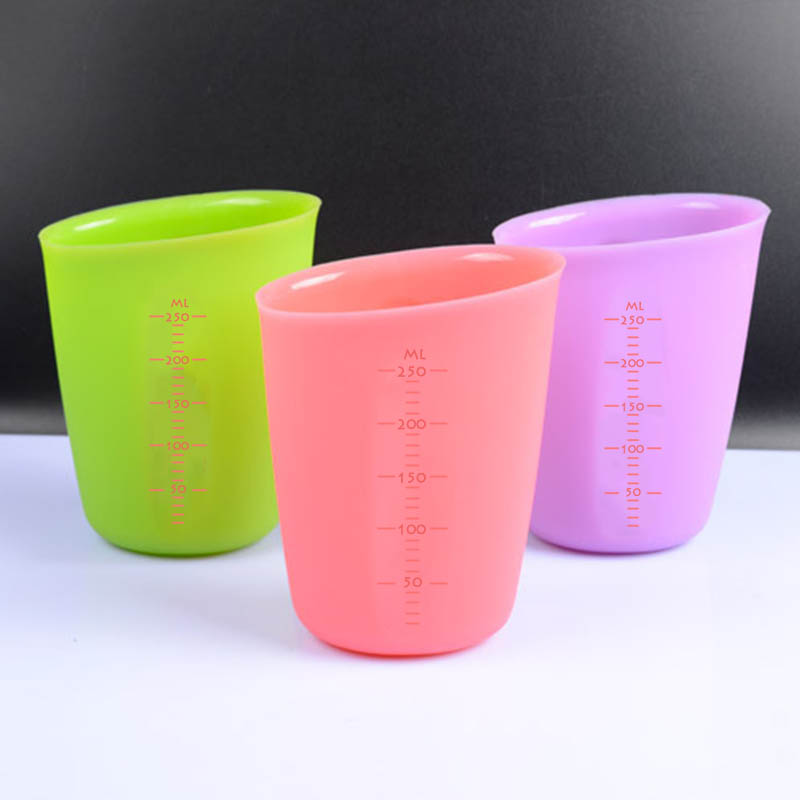 foto di tazze dosatrici in silicone