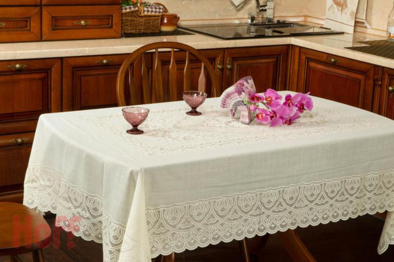 tovaglia traforata per tavolo da cucina
