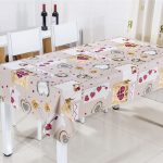 tovaglia cerata su tavolo per foto di tipi di cucina