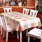 recensione tovaglia cerata sul tavolo per cucina