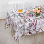 tovaglia cerata sul tavolo per foto di design della cucina