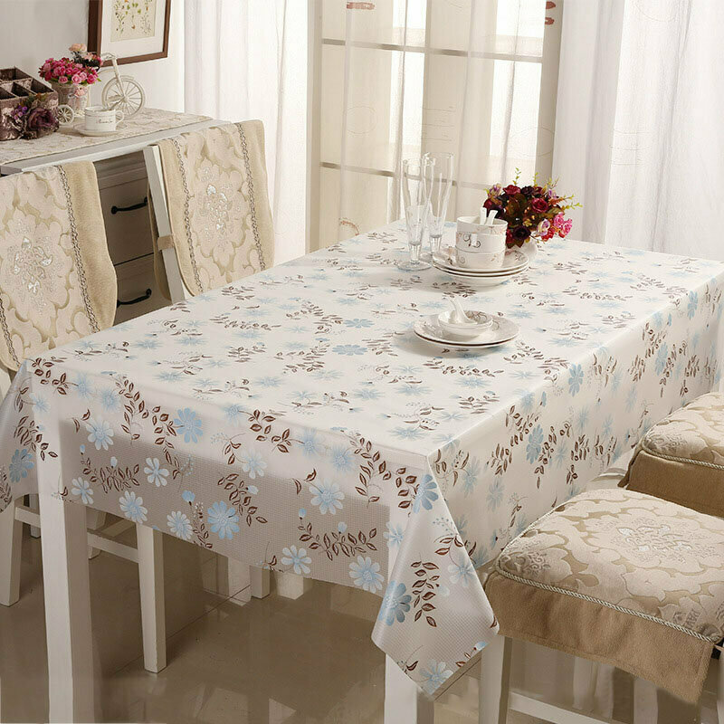 tovaglia sul tavolo della cucina