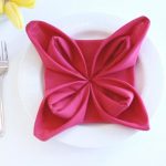 idee di decorazione per piegare i tovaglioli per servire
