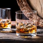 idee di design per bicchieri da whisky