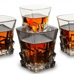 idee per decorare i bicchieri da whisky