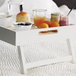 foto del design del tavolo per la colazione a letto