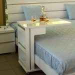 tipi di design per tavoli da colazione a letto
