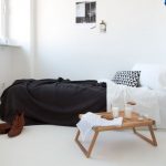 Foto del tavolo per la colazione a letto