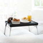 idee per foto del tavolo della colazione a letto