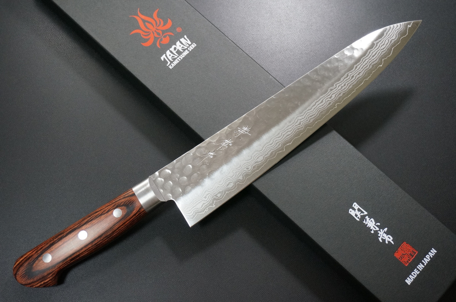 foto di coltello da chef giapponese
