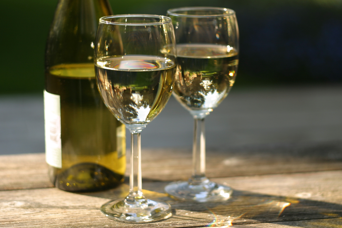 Bicchieri di vino bianco