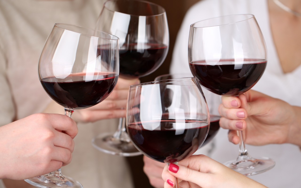 bicchieri di vino rosso