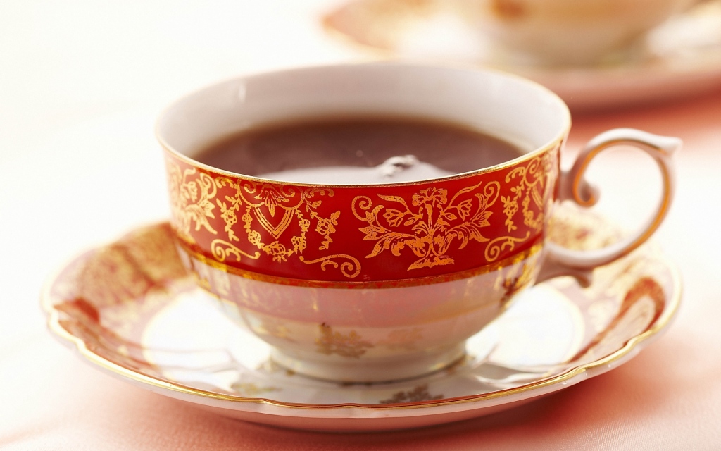 Tè in una tazza di porcellana
