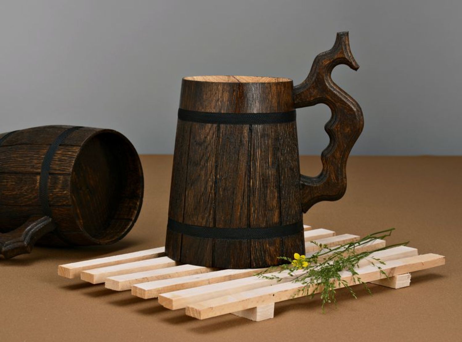 foto di tazza di legno